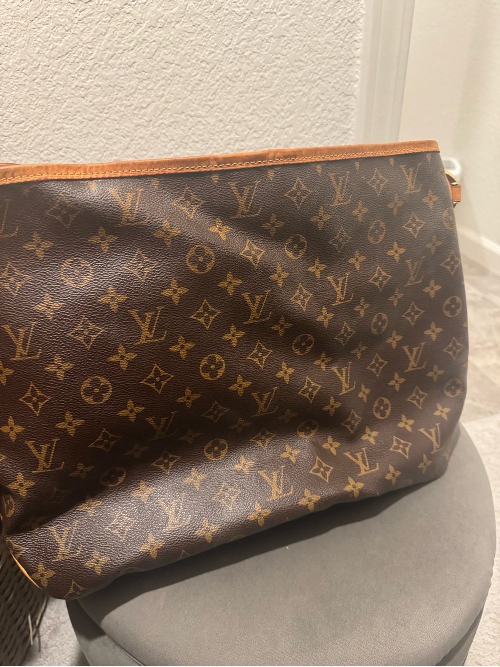 Authentic!! Louis Vuitton Brown Monogram Shoulder Bag with Pink Interior - Picture 8 of 9